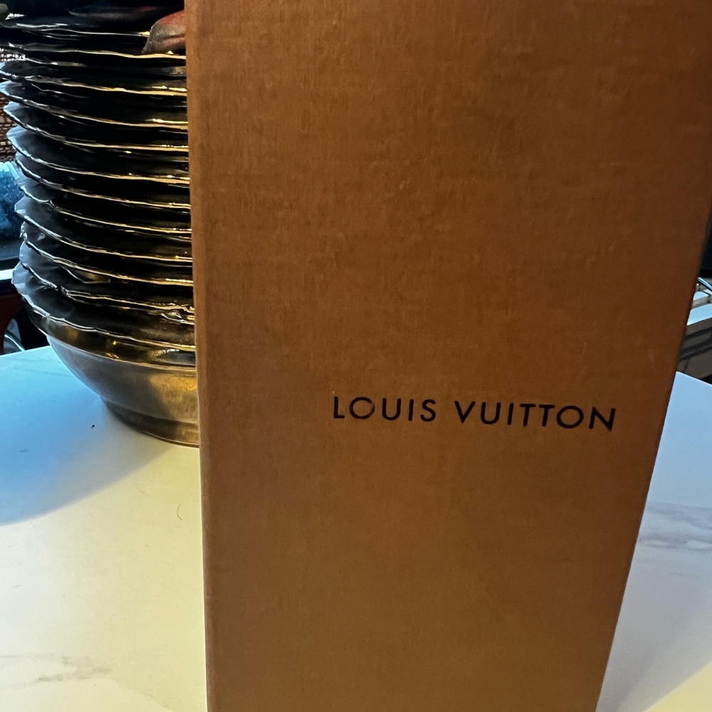 Louis Vuitton Hortensia Sunglasses - Picture 3 of 13